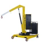 Counterbalanced swivel crane with progressive lower accuracy