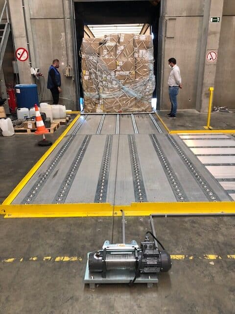 Modular roller beds for warehouses
