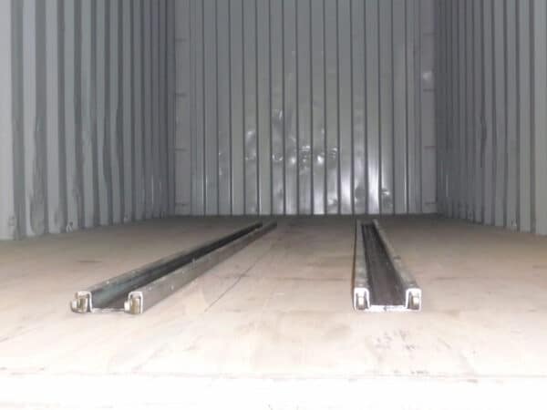 Tracks in container